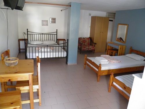 Quadruple Room with Garden View image 1